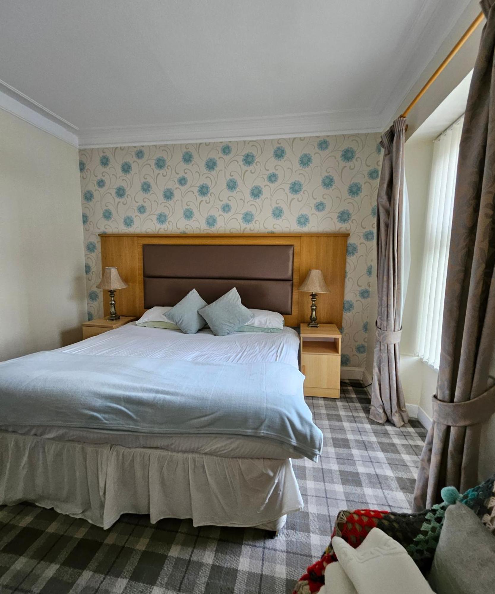 Station Hotel Portsoy Exterior photo