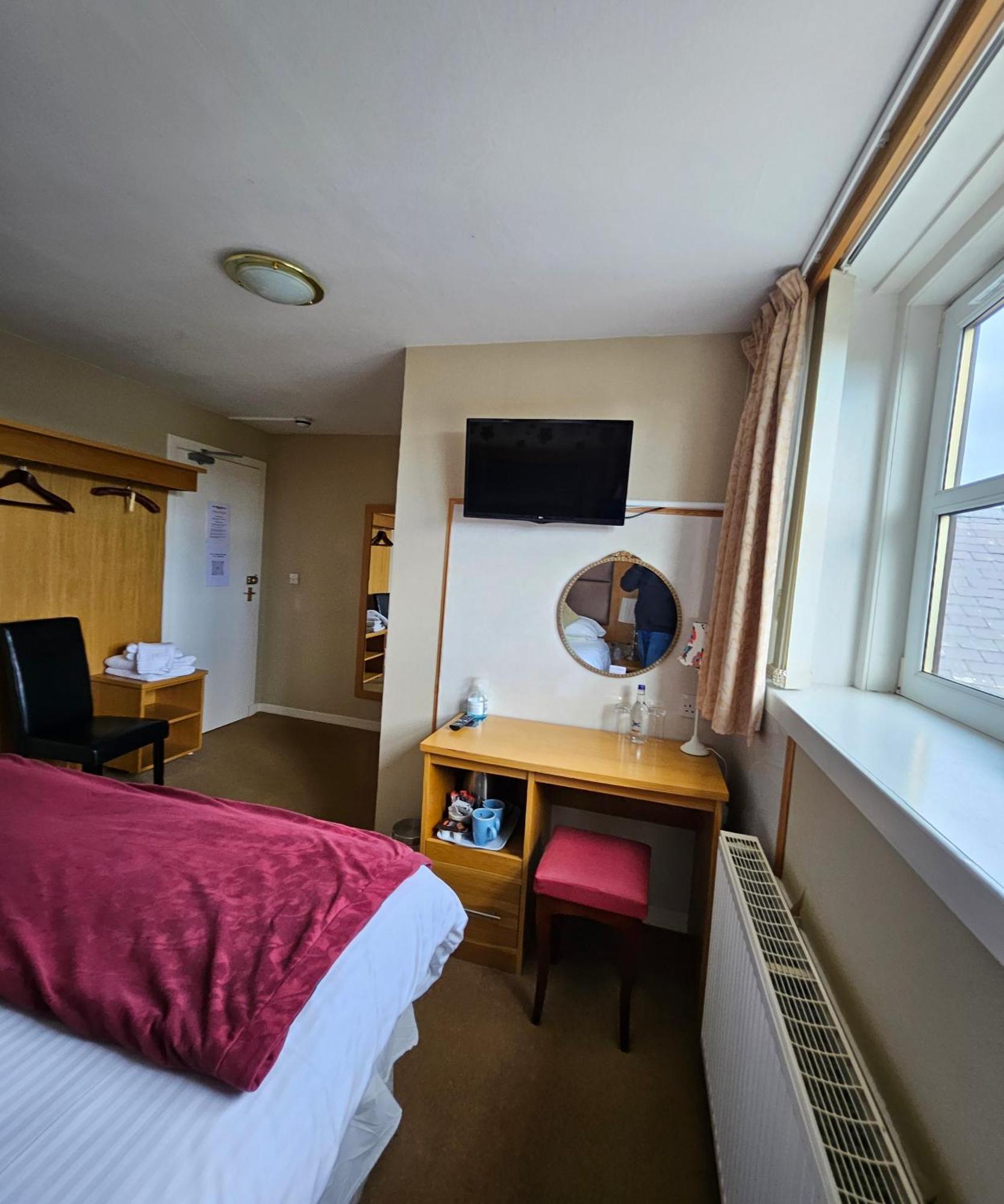 Station Hotel Portsoy Exterior photo