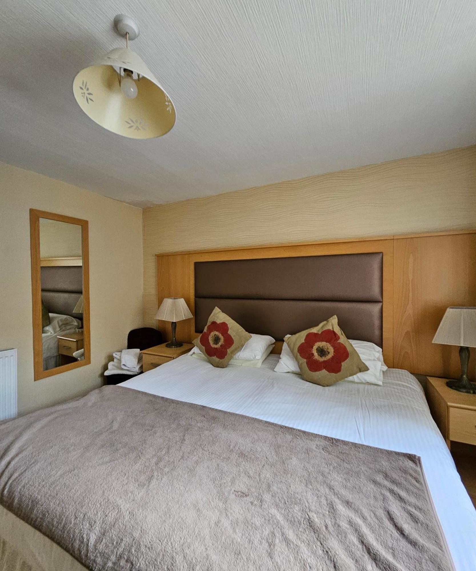 Station Hotel Portsoy Exterior photo
