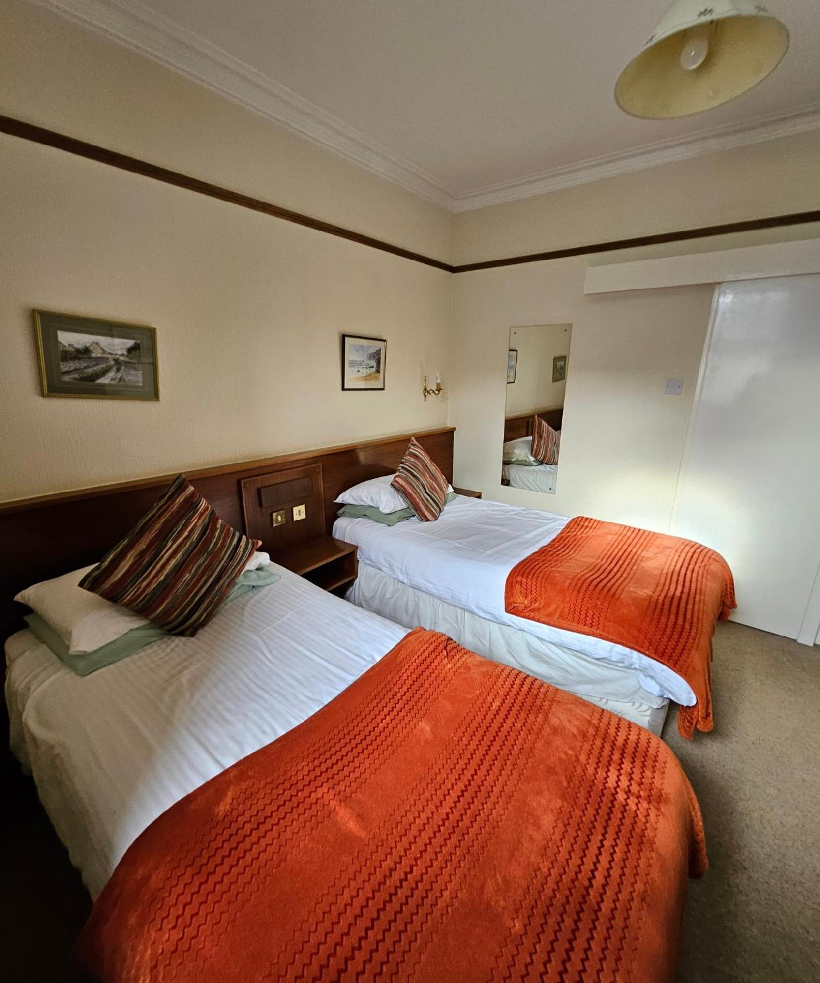 Station Hotel Portsoy Exterior photo